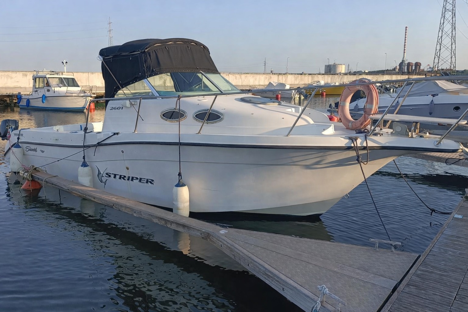 Striper 2601 + Volvo Penta 270 hp<br><a href=dettaglio.aspx?Id=291 >VAI ALLA SCHEDA</a>